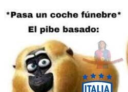 Enlace a Allí va un muerto