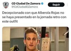 Enlace a La equipación de árbitro está bien pero esto hubiera sido mejor