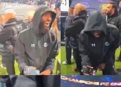 Enlace a Rudiger mirando la clasificación de Liga