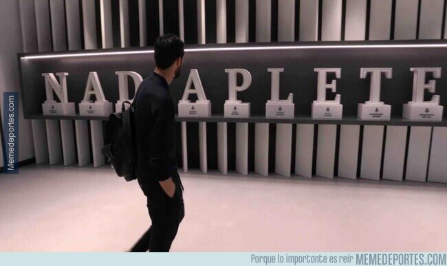 1238944 - Arbeloa contemplando su obra