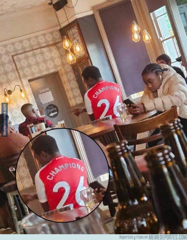 1239115 - Este fan del Arsenal se ha podido precipitar...