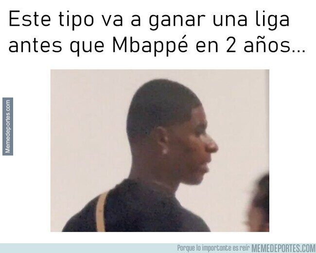 1239309 - Fútbol, deporte extraño