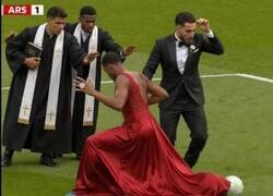Enlace a Lo de Cherki es fútbol de smoking