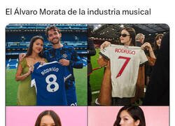 Enlace a La cantante de todos los equipos