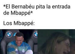 Enlace a Madre e hijo se parten la caja