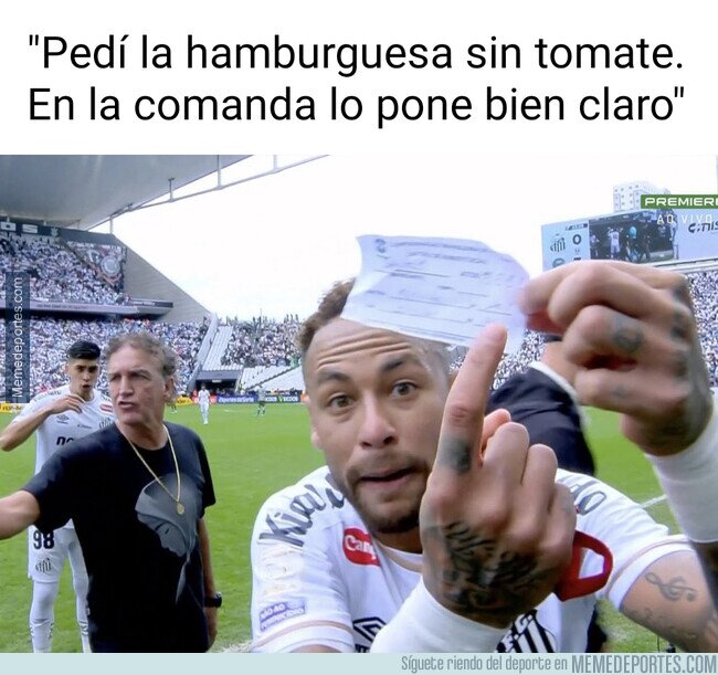 1240162 - POV: Le sirves mal una hamburguesa a Neymar