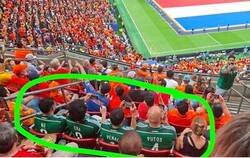 Enlace a Estos cuatros fans mexicanos vistos en el partido de Países Bajos