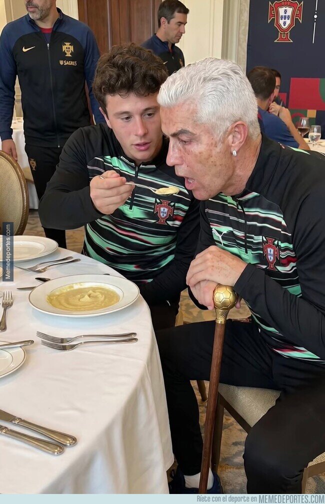 1241752 - Para que luego digan que Joao Neves y Cristiano se llevan mal