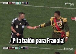 Enlace a Siguiendo instrucciones del dictador