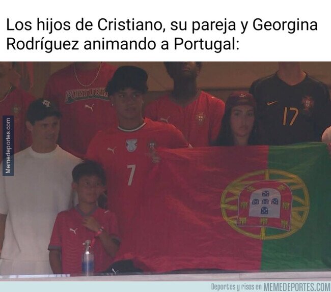 1242114 - La familia de Cristiano al completo