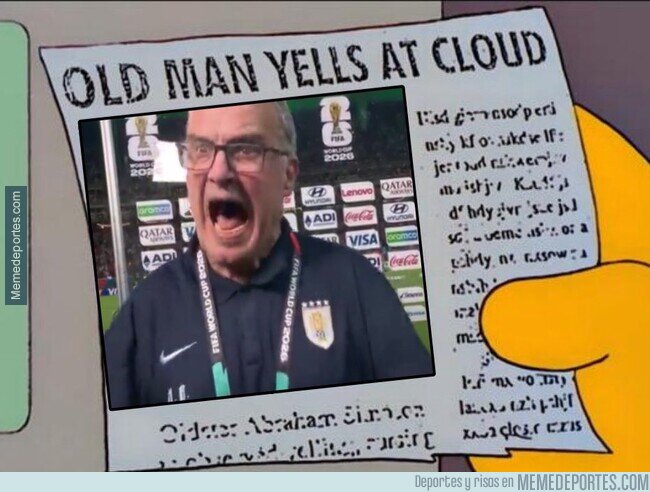 1242174 - Señor mayor le grita a una nube