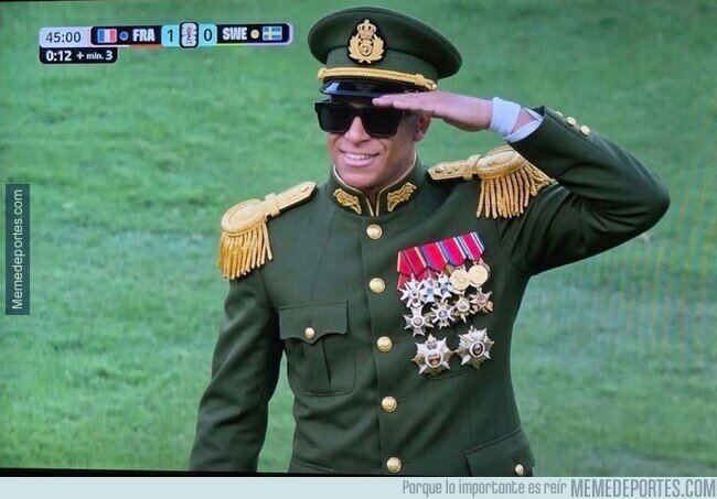 1242283 - Mbappé hizo la celebración del dictador
