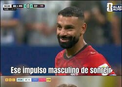 Enlace a Cuando sólo queda sonreír