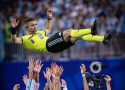 Enlace a Argentina celebrando el pase a la final