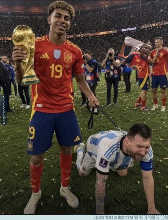 1243599 - No debiste bañarlo Messi, te devolvió el baño 19 años después