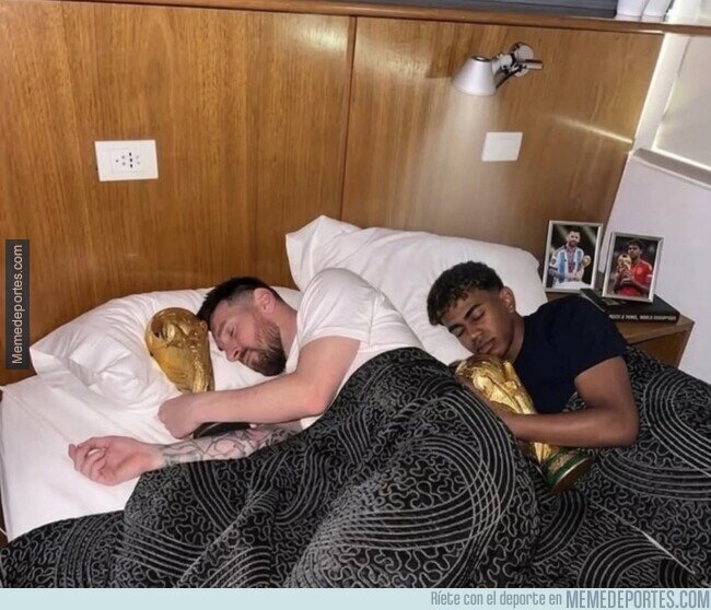 1243743 - Otro acompañante en la cama