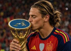 Enlace a La copa del mundo según Llorente