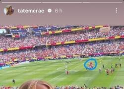 Enlace a Todos quieren un selfie con Cucurella