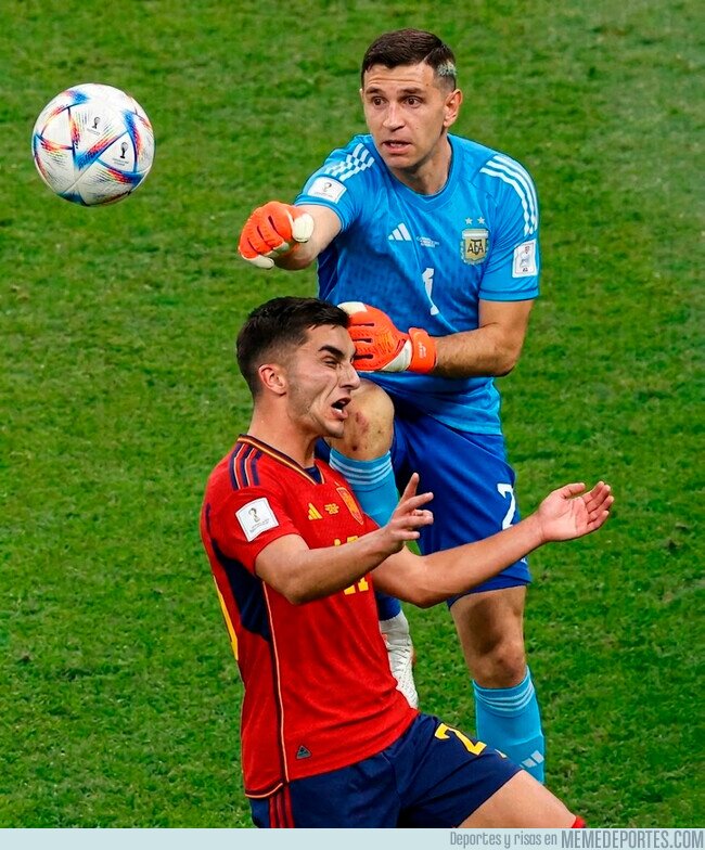 1244375 - Imagina el escándalo si esto llega a ocurrir en una final del mundo...