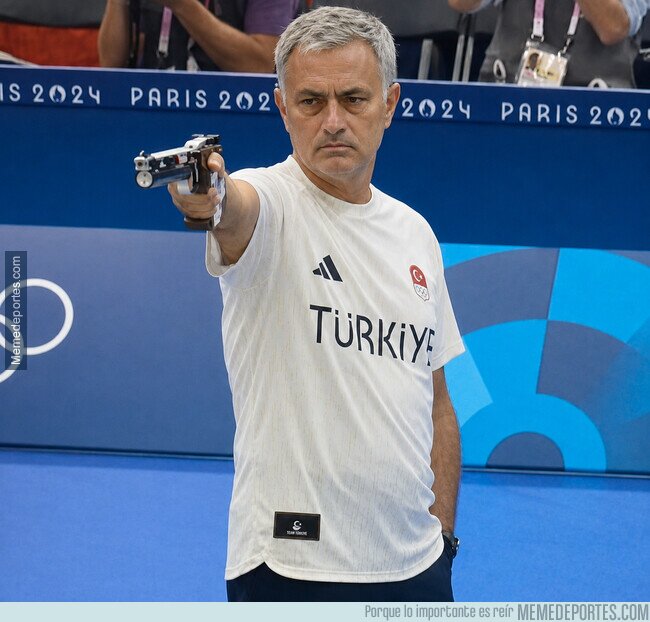 1245419 - El Madrid de Mou apunta y dispara