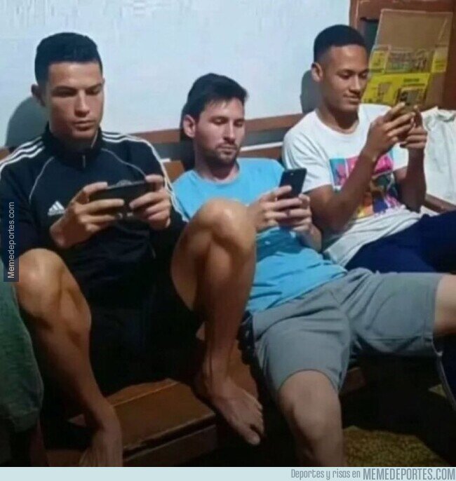 1245571 - Estos tres están bastante aburridos