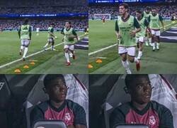 Enlace a El chico solamente quiere jugar...