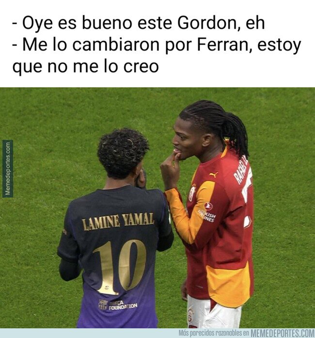 1247162 - ¿De qué estarían hablando estos dos?