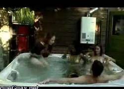 Enlace a Al jacuzzi se viene ya con todo hecho