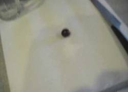 Enlace a ¿Qué pasa si metes una uva en el microondas?