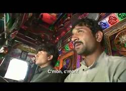 Enlace a Aprendiendo a conducir en Pakistán, challenge accepted