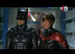 Enlace a Según un psiquiatra alemán, Batman es gay