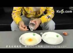 Enlace a Cómo separar yemas de huevo fácilmente