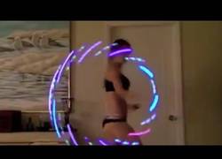 Enlace a Talento puro con hula hoop