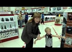 Enlace a Un niño ruso cualquiera en un supermercado cualquiera