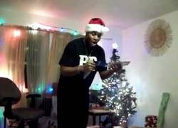 Enlace a Reacción súper exagerada ante sus regalos de navidad