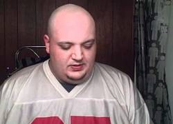 Enlace a Intento de batir el récord mundial de romper 5 bombillas en mi cabeza