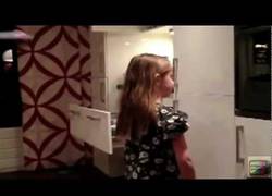 Enlace a Hoy me peina mi padre