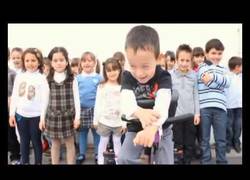 Enlace a Super Antonio, los niños nos dan ejemplo de integración social