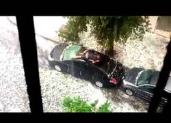 Enlace a Lo que una persona llega a hacer por un coche