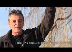 Enlace a Alan Kempster, piloto de motos con una pierna y un brazo amputados, ejemplo de vida (subtitulado)