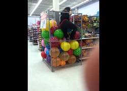 Enlace a ¿Lo más ridículo que te puede pasar en el Supermercado? ¡Esto!