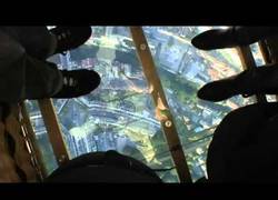 Enlace a Viaje en globo aerostático con suelo de cristal