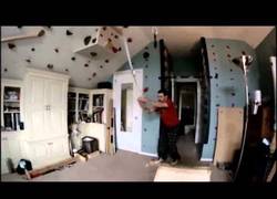Enlace a Si eres un fan de la escalada y del parkour, te molará esta habitación