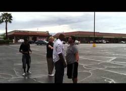 Enlace a Con una mano te reviento [Inglés]