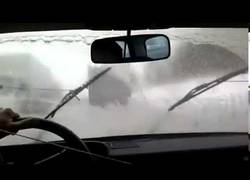 Enlace a Si te falla el limpiaparabrisas ten a mano un ruso