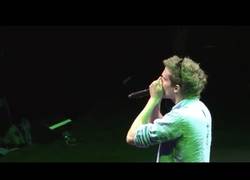 Enlace a Brillante demostración de Beatbox (Tom Thum) [0:40]
