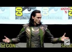 Enlace a Entrada triunfal de Loki en la Comic Con de San Diego