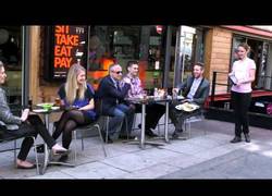 Enlace a ¡Trabajar de camarero va a ser uno de los trabajos más entretenidos! [Inglés]