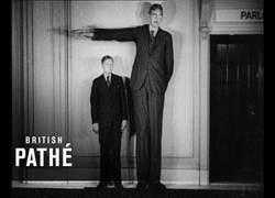 Enlace a El hombre más alto del mundo [inglés]
