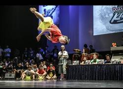 Enlace a Batalla de Taekwondo extremo, mejor no intentar quitarle la merienda a estos